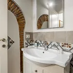 Guesthost - Casa Carlotta - Lovely And Roomy Lägenhet *
